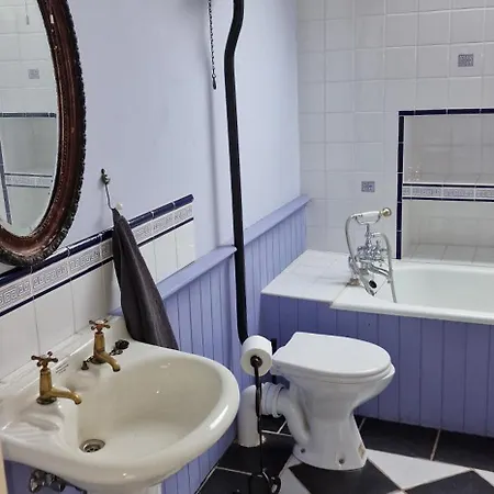 Villa Charming Old Coachford